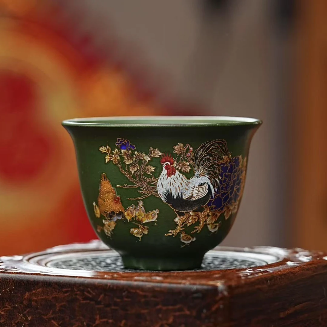 宜兴原矿绿泥全手工珐琅彩手绘金鸡紫砂主人杯