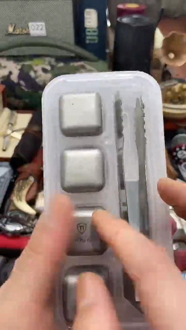 瓷片闪购商品  如图所示