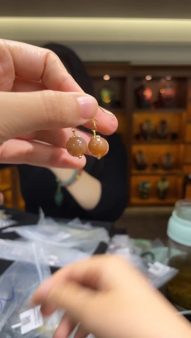 未镶嵌和田玉耳饰（多样性发一件）