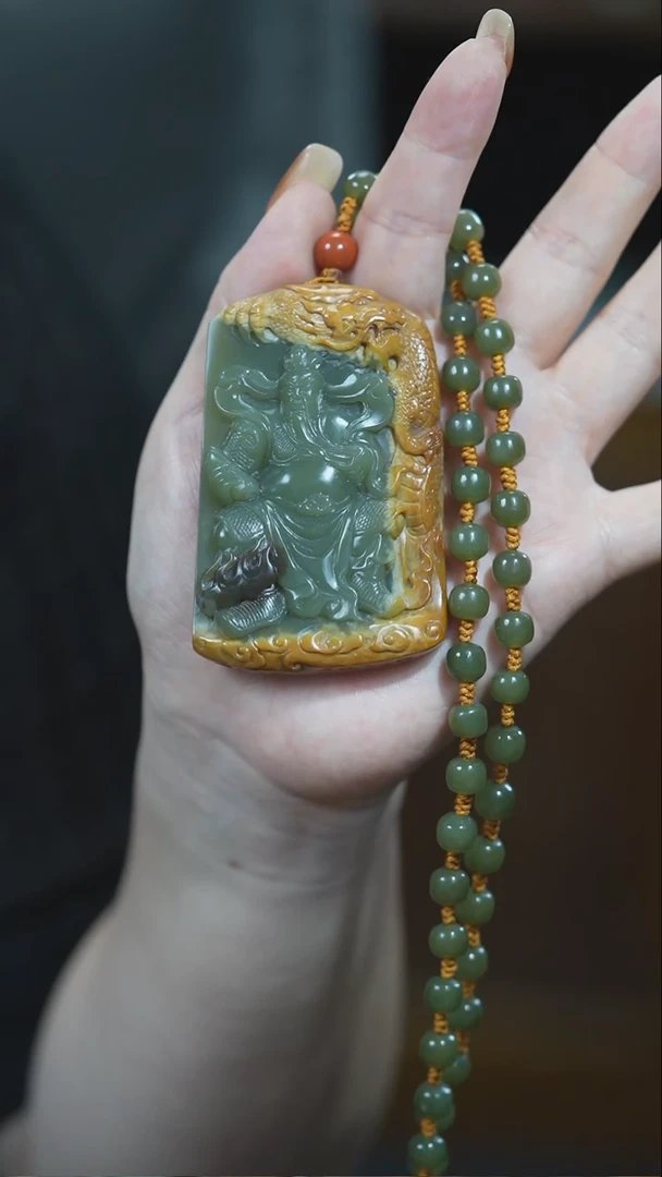 颈饰未镶嵌和田玉关公