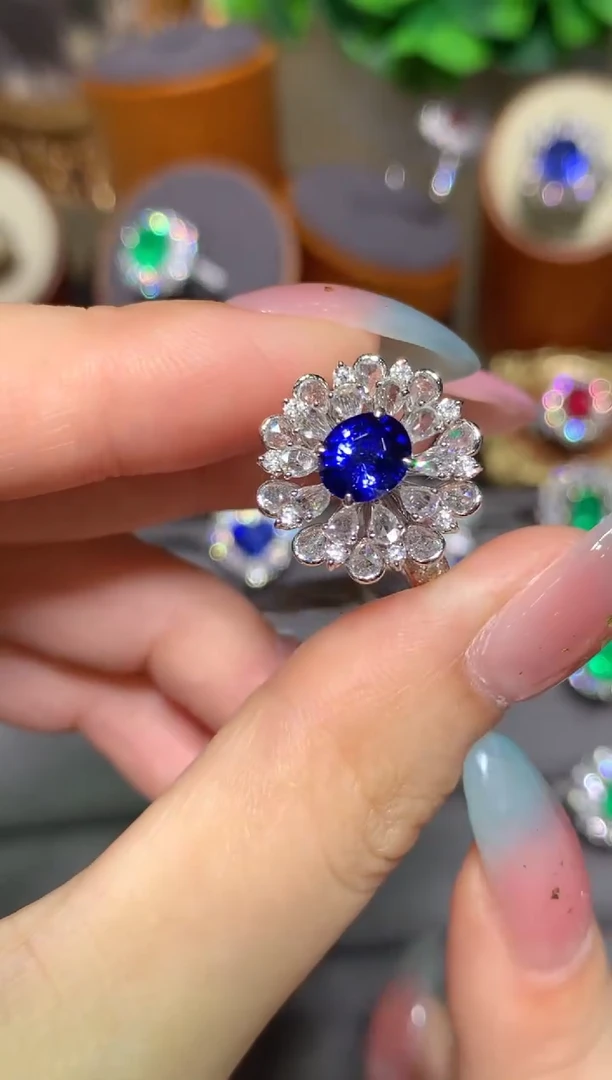蓝宝石戒指18K金镶嵌1.1CT