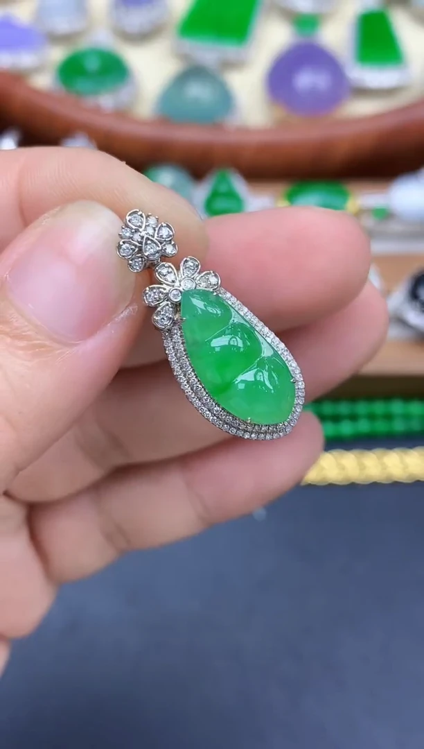 颈饰18K金镶嵌翡翠489-中国好珍宝