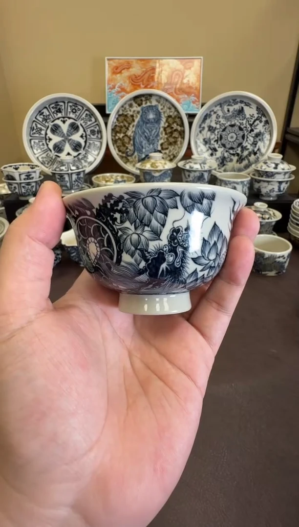 二号釉穿花龙压手杯