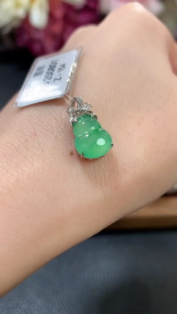 吊坠(不含链)18K金镶嵌翡翠c12