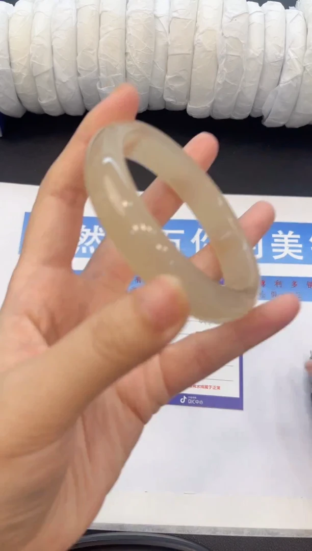 未镶嵌手镯石英质玉V29微色差