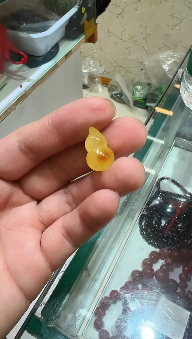 蜜蜡颈饰未镶嵌?***团xyj蜜蜡葫芦吊坠多样性发其一1.2