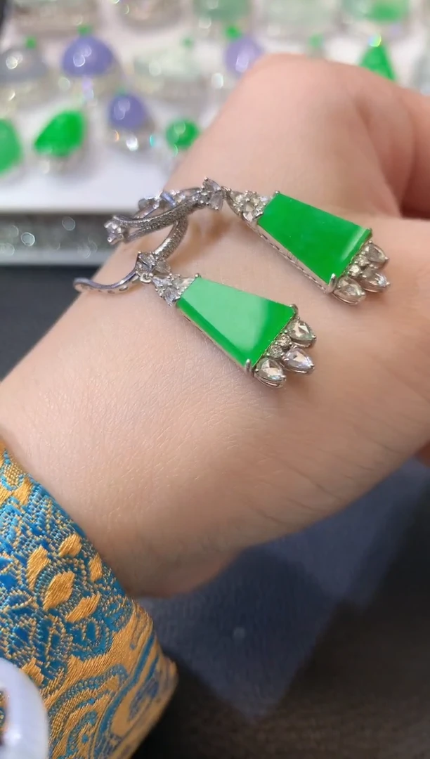 【闪购商品】翡翠耳饰18K金镶嵌A119翡翠