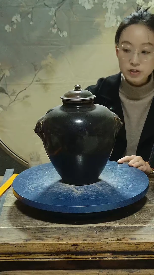 摆件精品邢窑窑变釉兽首盖罐高28公分