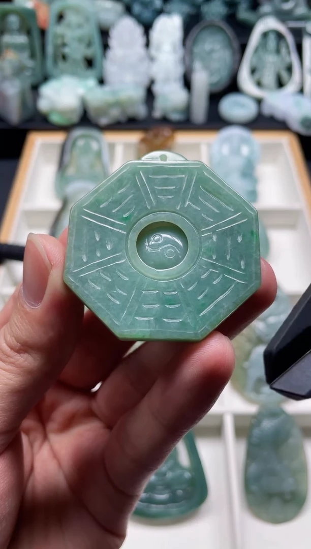 颈饰未镶嵌翡翠20  天然翡翠a货  八卦