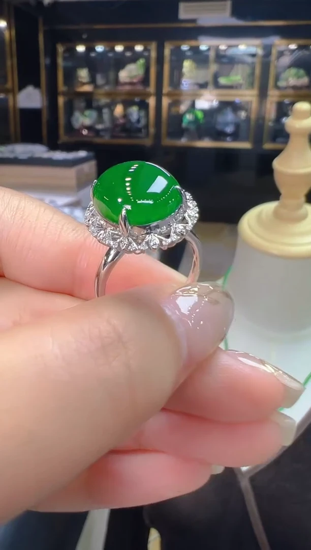 18K金镶嵌戒指翡翠040