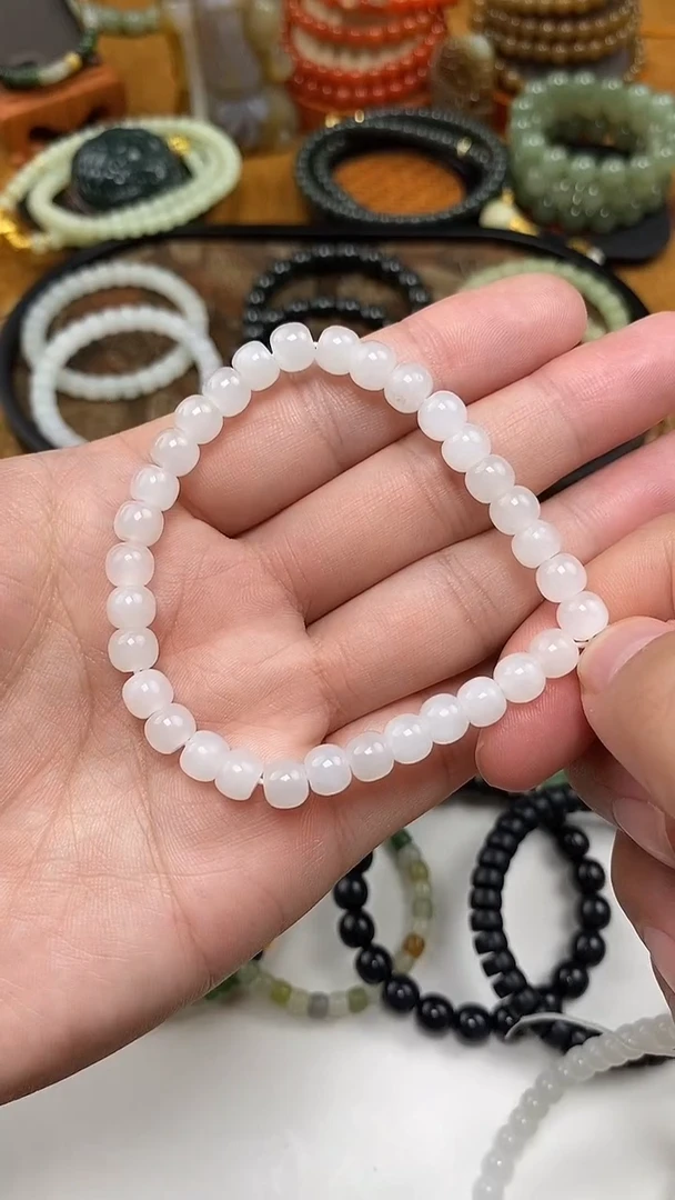 和田玉未镶嵌颈饰手串