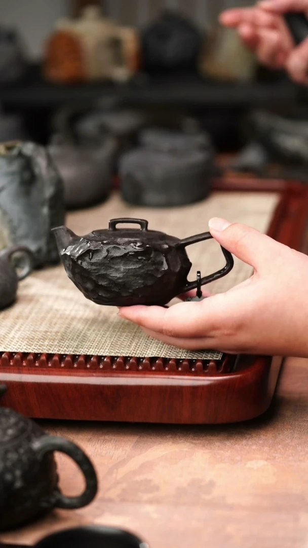 归玉堂冰碛岩重工雕刻肌理随型壶