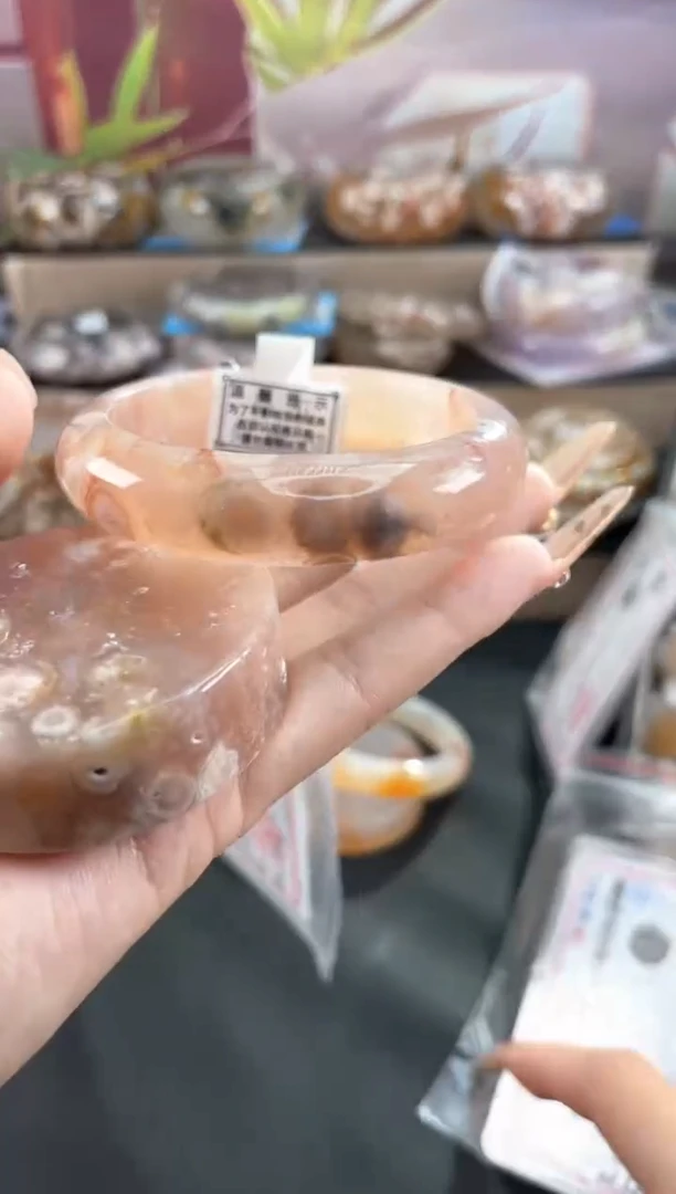 未镶嵌手镯石英质玉58