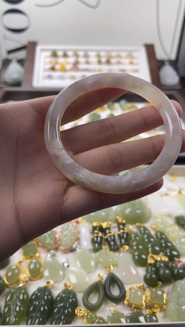 手镯玛瑙/玉髓未镶嵌1