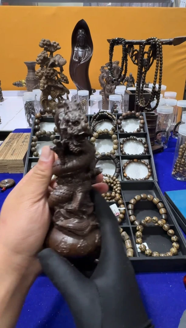 大叶紫檀（黑酸枝木类）                 
