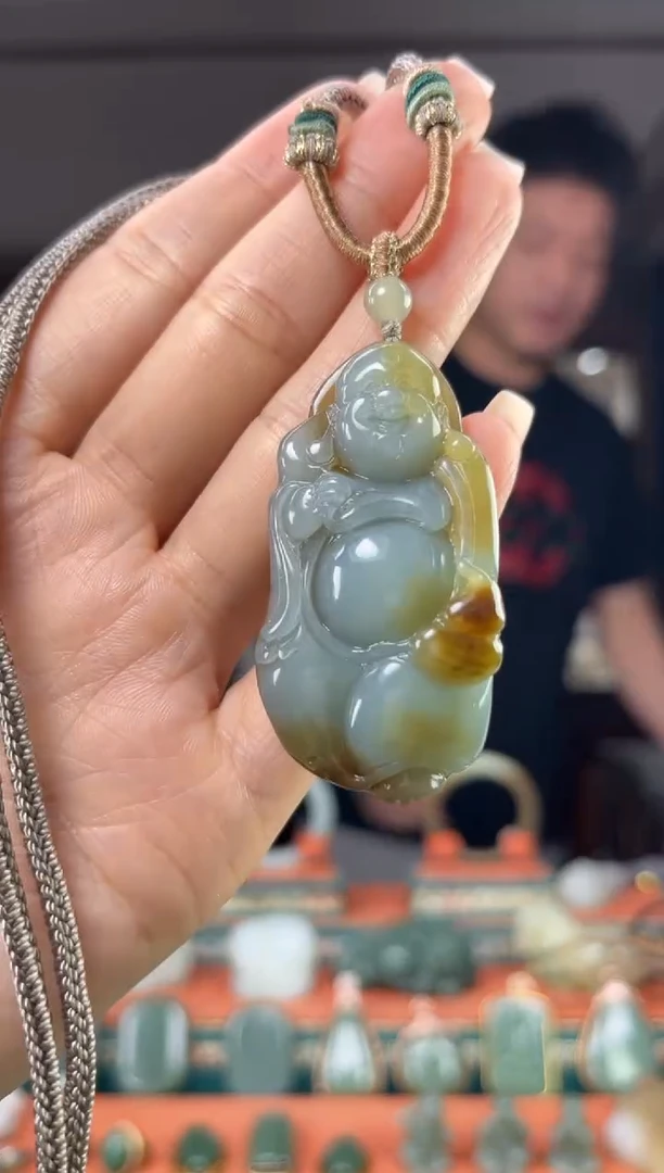 颈饰未镶嵌和田玉佩佩