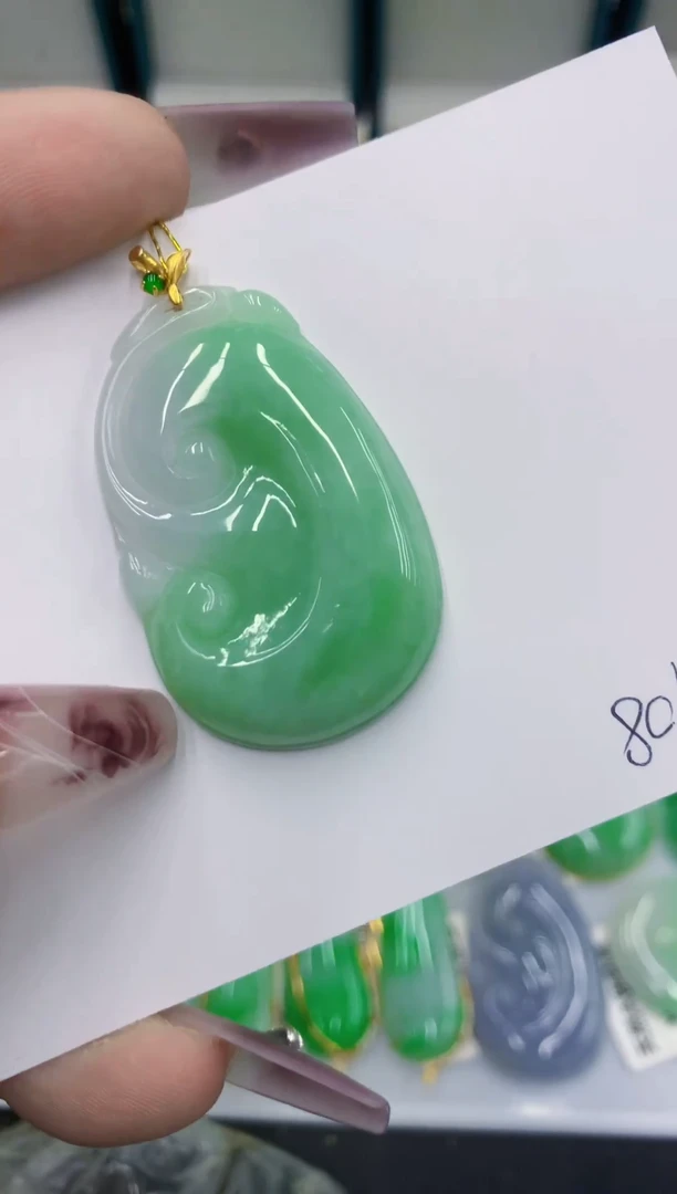 颈饰18K金镶嵌翡翠111111