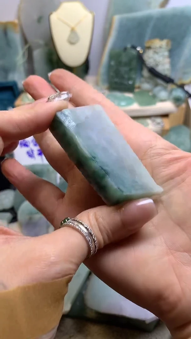 【闪购商品】翡翠挂件未镶嵌缅甸A货翡翠，没有运费险