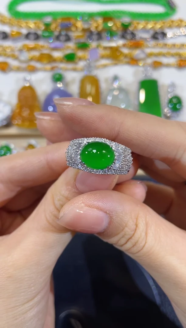 颈饰18K金镶嵌翡翠团购20