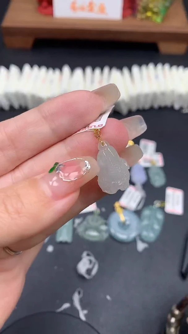 【闪购商品】翡翠吊坠(不含链)18K金镶嵌MS154682