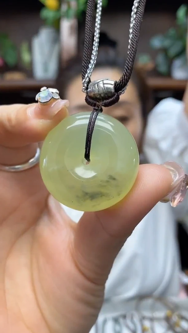 未镶嵌岫玉吊坠·
