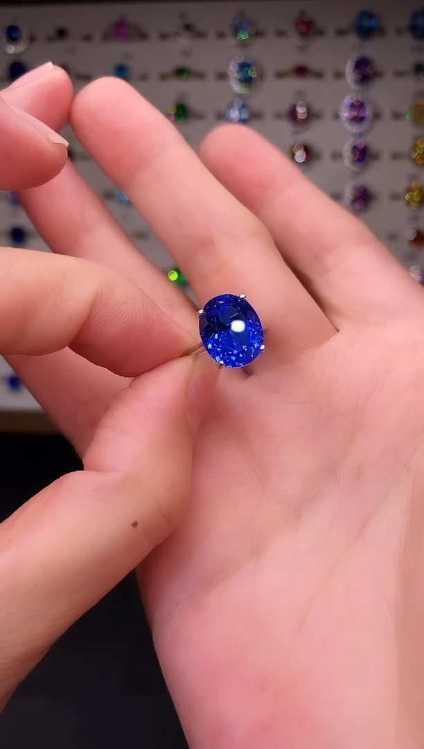 10克拉蓝宝石（处理）欧美风戒指