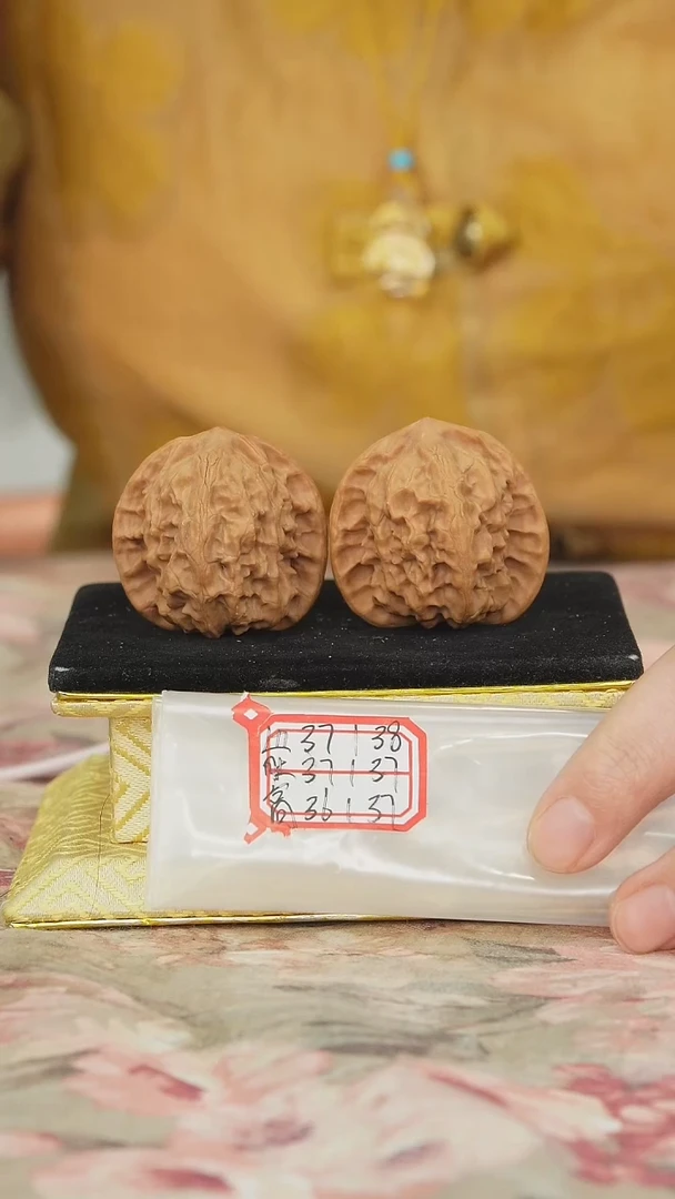 文玩核桃把件野狼