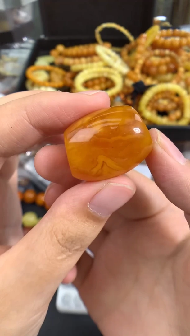 琥珀未镶嵌珠宝奇石1