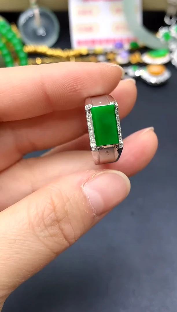 18K金镶嵌戒指翡翠438-中国好珍宝