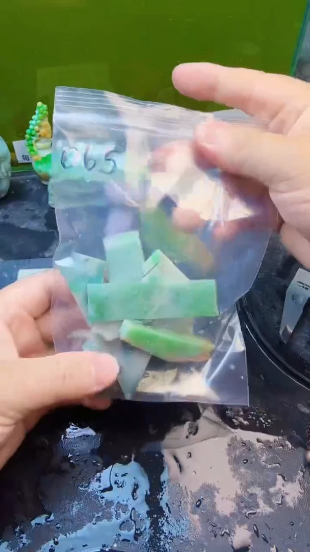 翡翠挂件未镶嵌一*天然翡翠065
