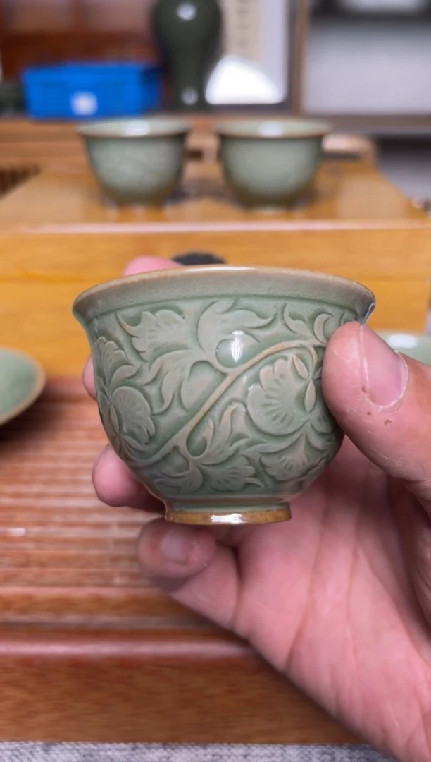 陶瓷手工秘色牡丹纹  铃铛杯