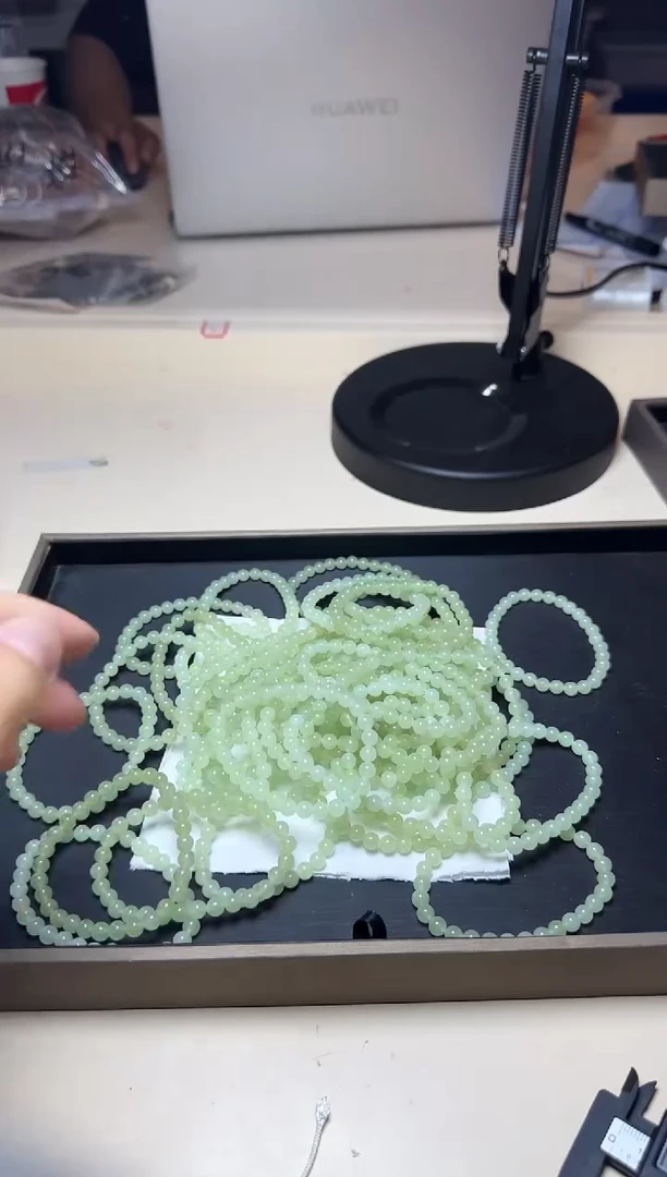 手链未镶嵌和田玉（糖玉）手串多样性发其一