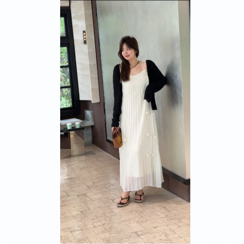 晶咕【夏日初恋】夏季花瓣羽毛显瘦压褶高腰百搭吊带宽松连衣裙