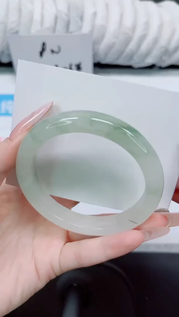 石英质玉手镯未镶嵌379