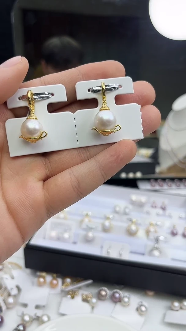 未镶嵌吊坠淡水珍珠白色系设计款吊坠