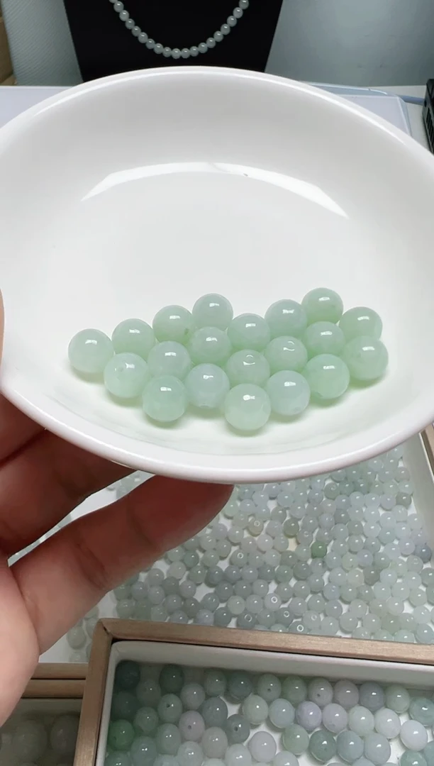 散珠翡翠“纯天然缅甸A货翡翠卡8，20颗