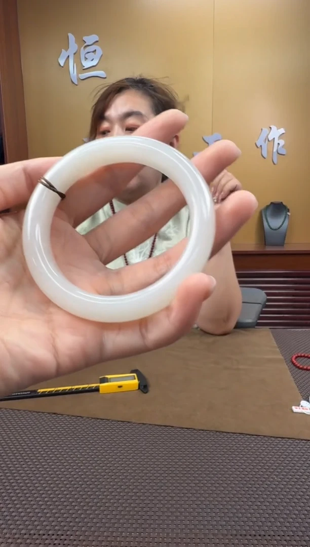 和田玉未镶嵌颈饰手镯58