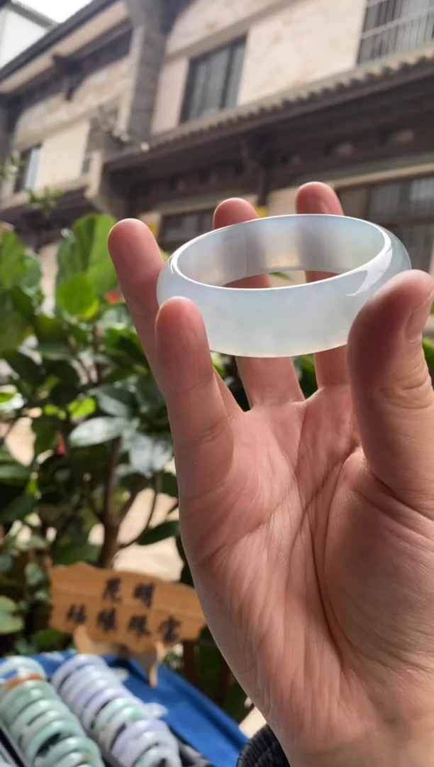 未镶嵌手镯翡翠58圈