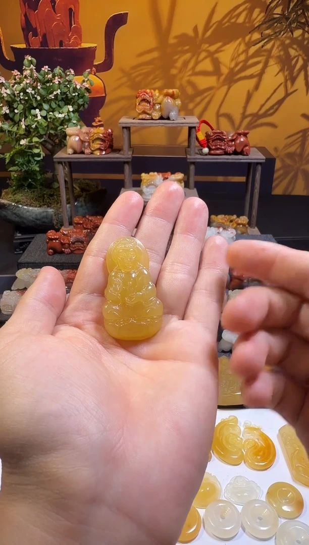 未镶嵌石英质玉（黄龙玉）挂件观音挂件