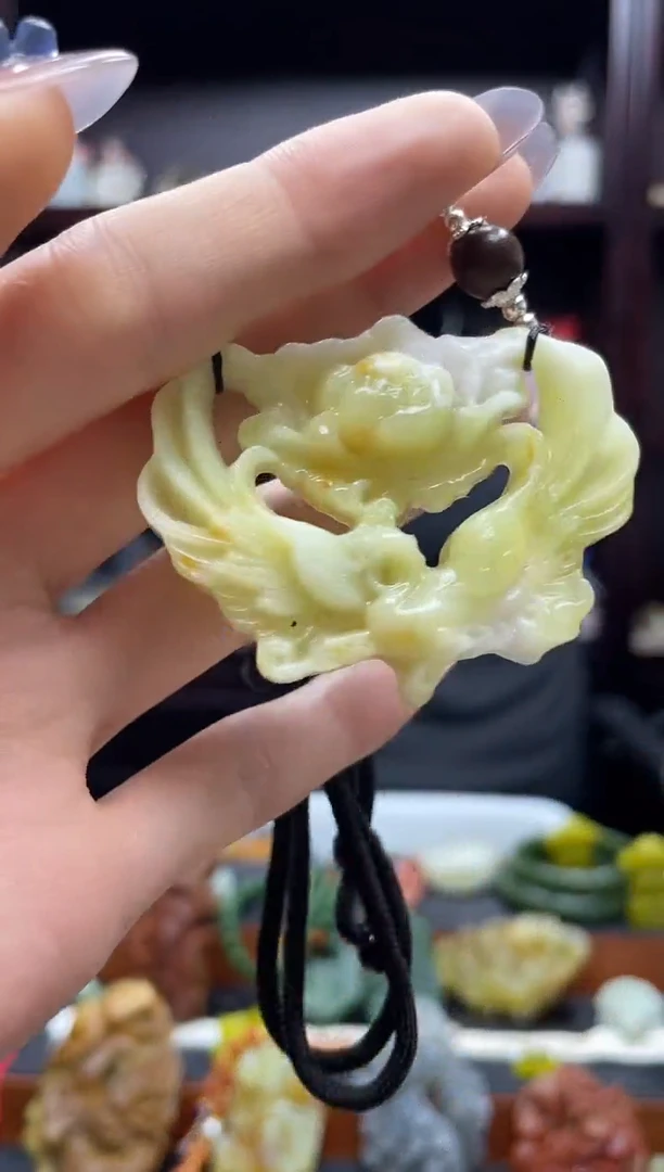 岫玉未镶嵌颈饰1