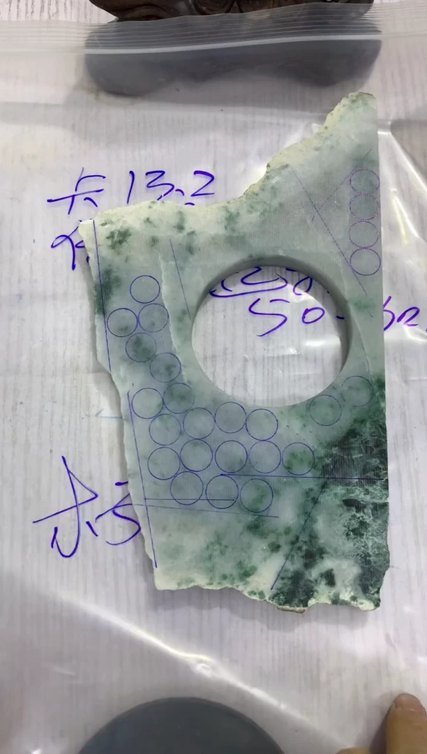定制翡翠未镶嵌毛料不包雕刻