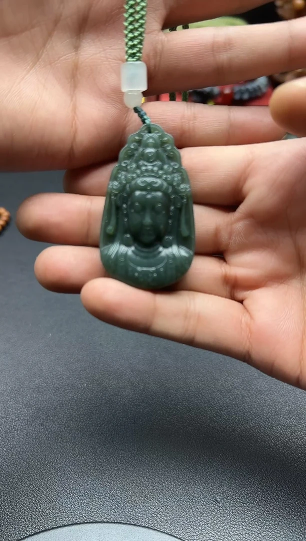 颈饰未镶嵌和田玉且末观音吊坠