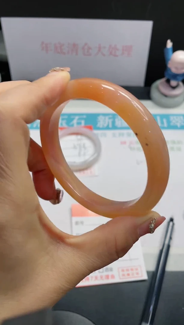 【闪购商品】石英质玉手镯未镶嵌37
