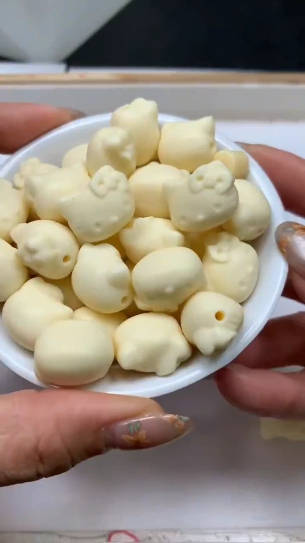 菩提散珠E914 牙牙 果 KT 猫头15*18mm 2个5.8元