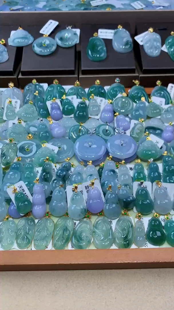 颈饰18K金镶嵌翡翠天然翡翠A货挂件(防拍链接)