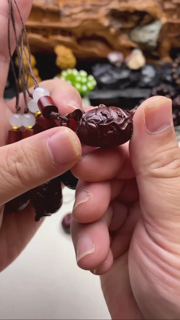 【闪购商品】染料紫檀（血檀）吊坠血檀