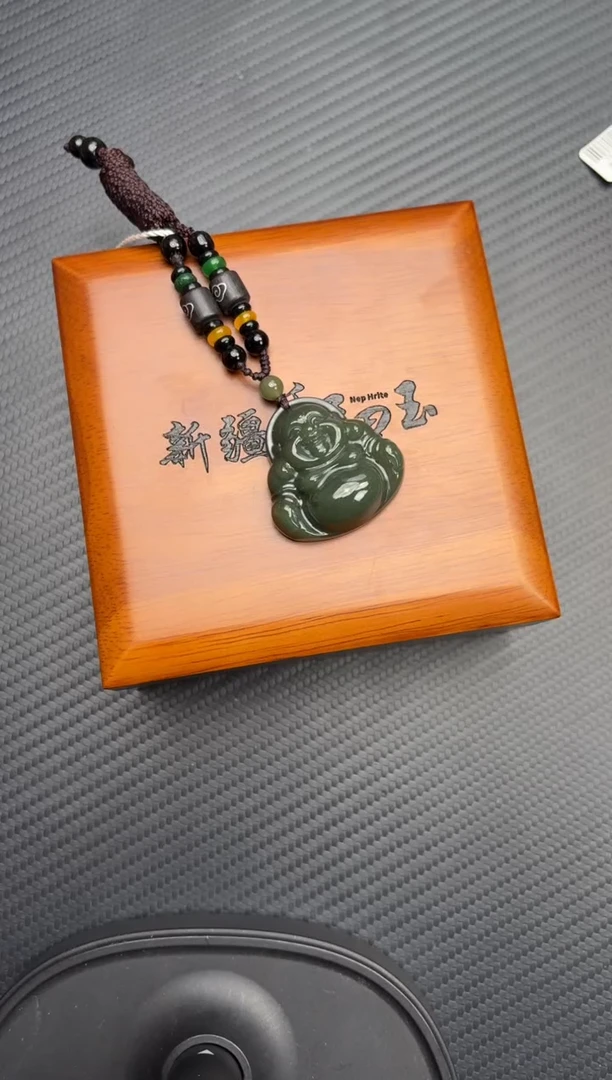 吊坠(不含链)未镶嵌和田玉玛纳斯碧玉微色差佛公吊坠