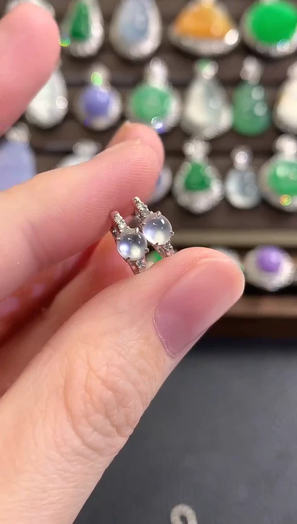 18K金镶嵌翡翠耳饰冬日珠宝多样性发货一件W11