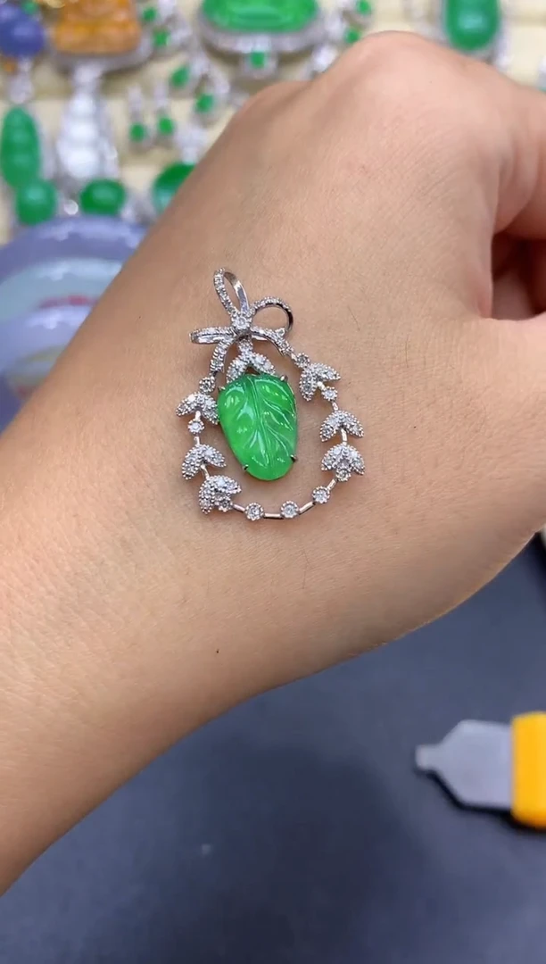 颈饰18K金镶嵌翡翠476-中国好珍宝