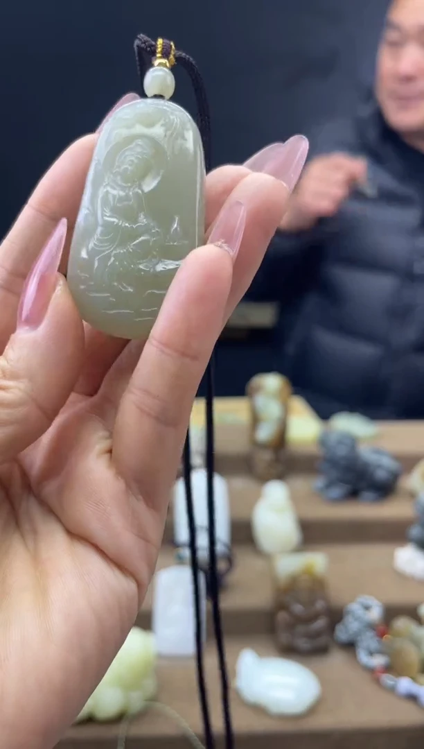 颈饰未镶嵌和田玉1